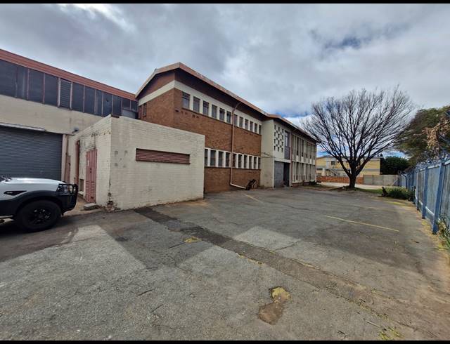 1,563M² WAREHOUSE FOR SALE IN BENROSE